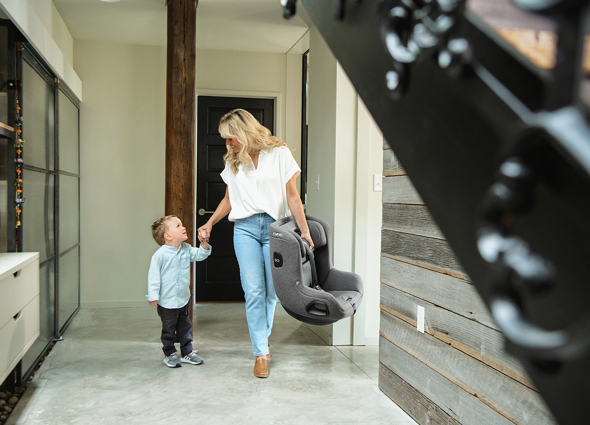 Vožnja u bilo kojem smjeru, potpuna udobnost za dijete, omogućuje maksimalni nagib od 147° 